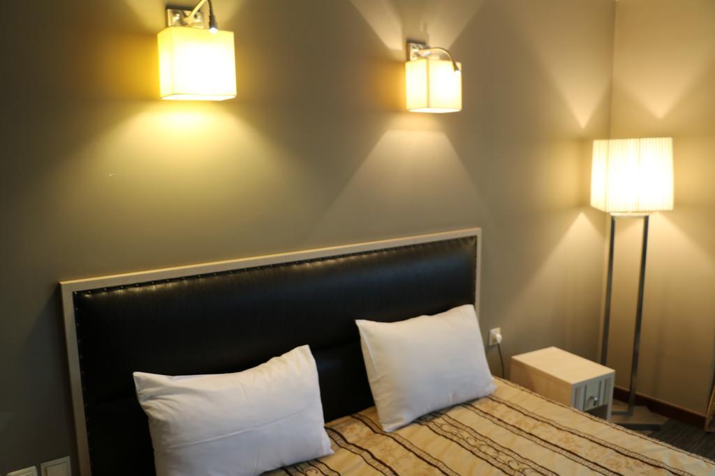 Aktau Hotel Buitenkant foto