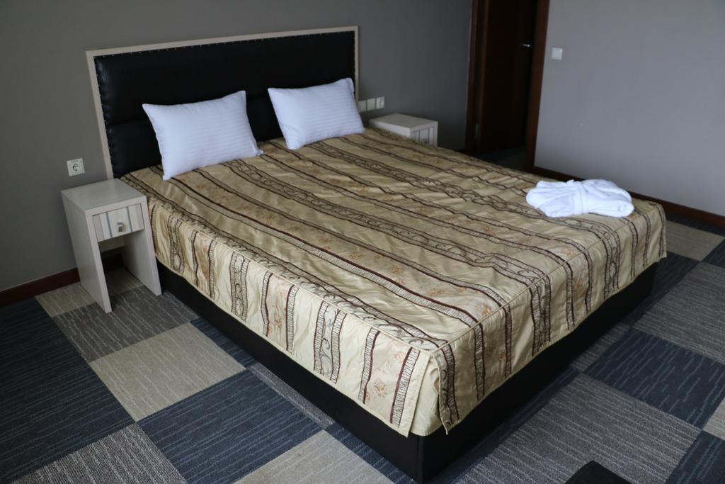 Aktau Hotel Buitenkant foto
