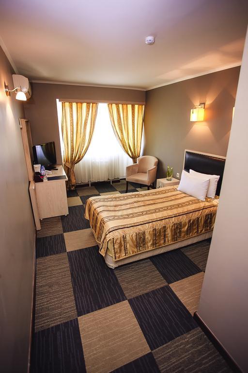 Aktau Hotel Buitenkant foto
