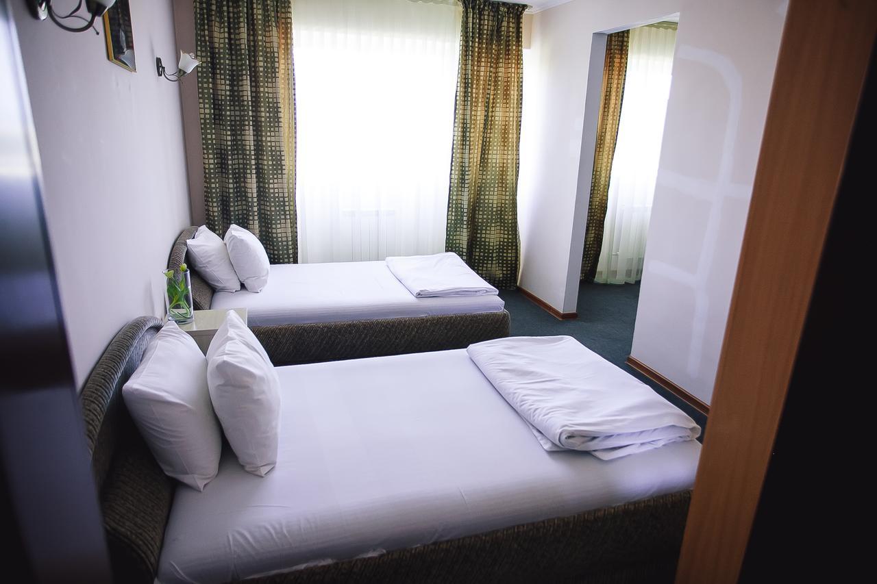 Aktau Hotel Buitenkant foto