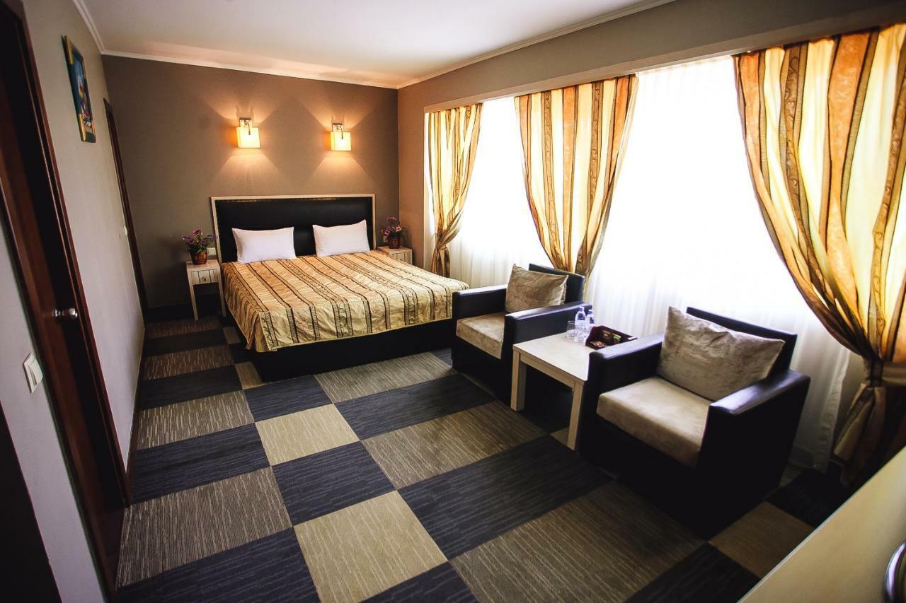 Aktau Hotel Buitenkant foto